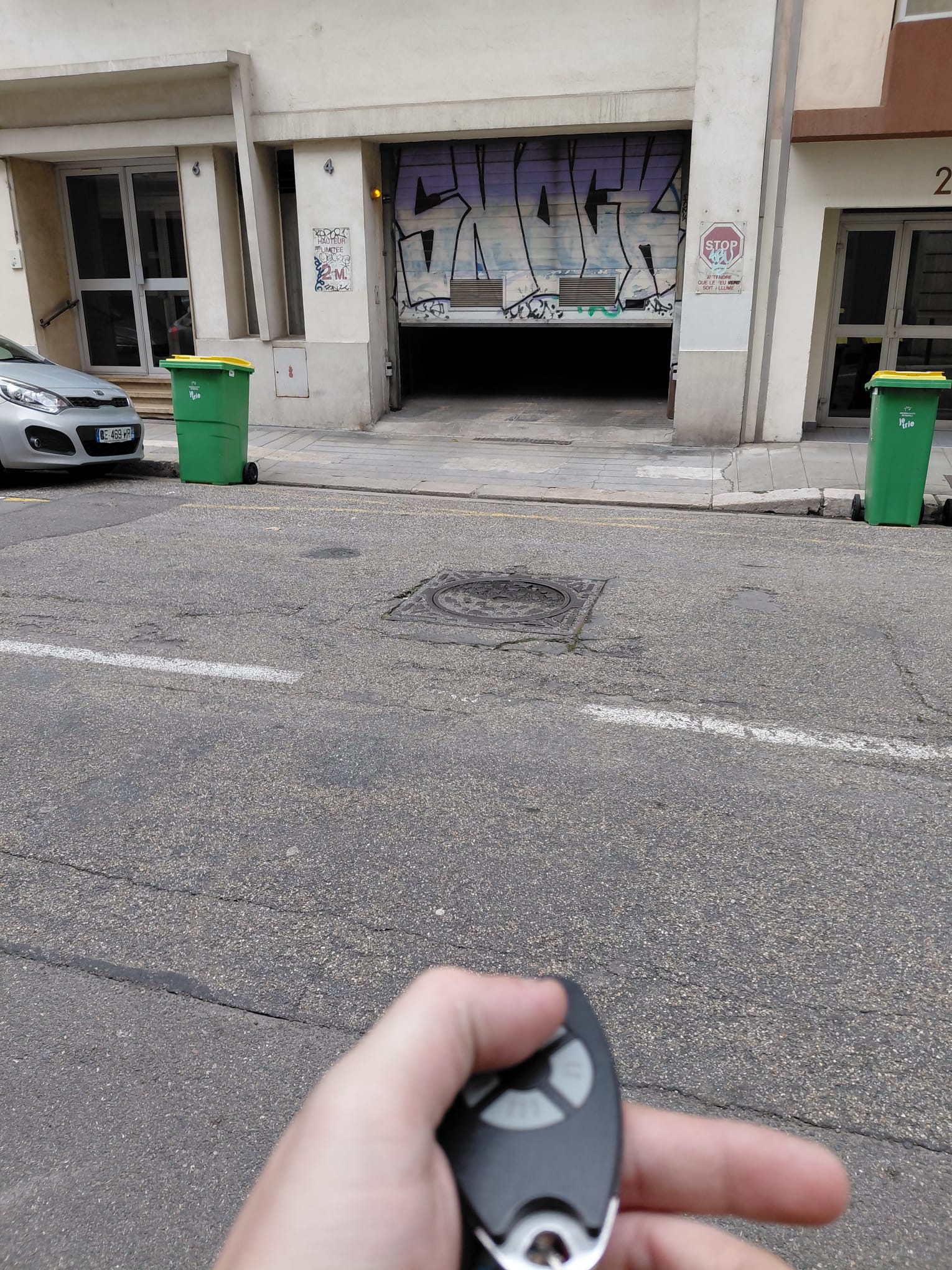 Entrée du parking — télécommande